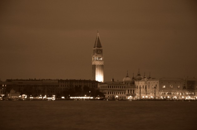 venezia-notte15.jpg