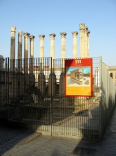 Trosky římského chrámu